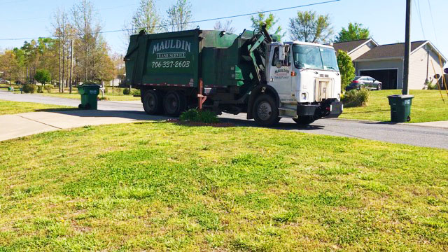 Mauldin Trash Truck